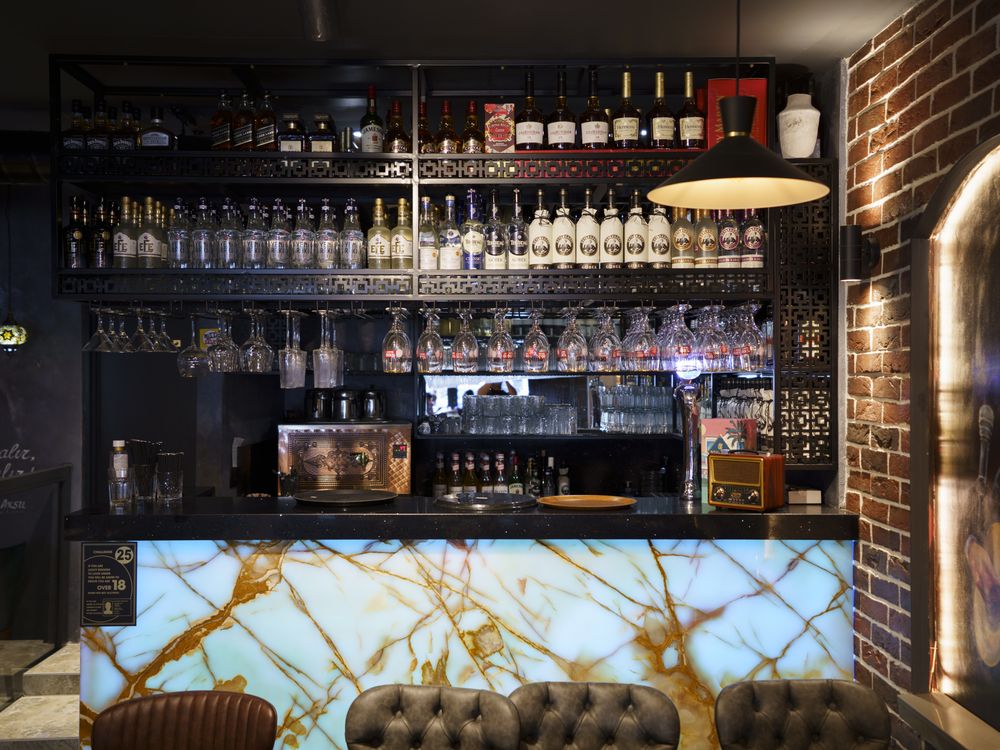 Işıklı mermer bar tezgâhı